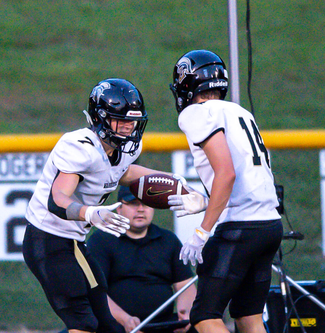 The Warriors dominated the Spiders 49-21.